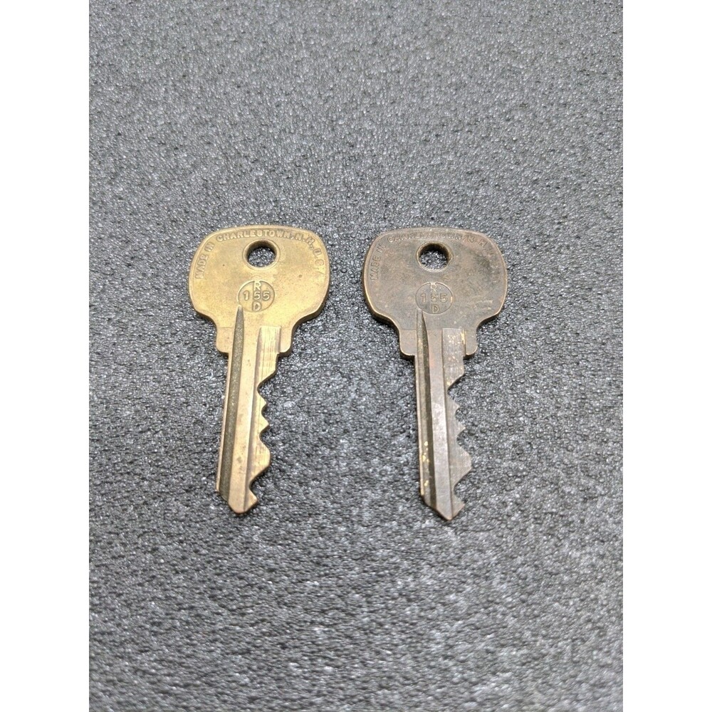 Set Of (2) Keil Charlestown USA R 155 D Keys 2"
